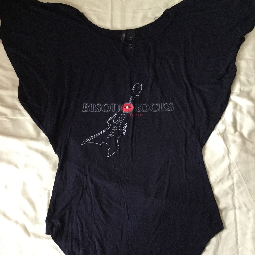 Bisou Bisou Blouse .